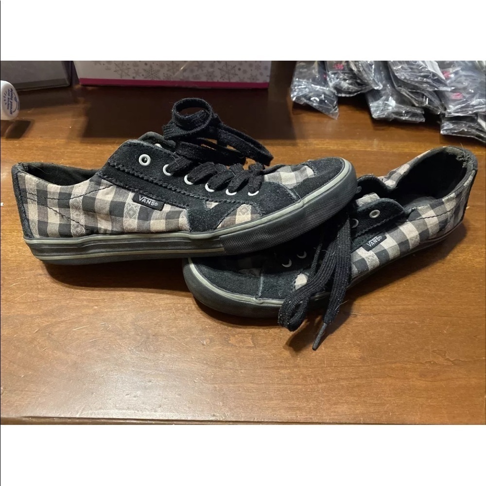 Vans Low Cut Flat Shoe Black/ Gray Check Size 8 Womens